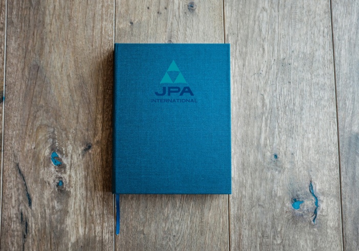 Photographie d'un agenda bleu